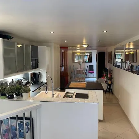 Chezadrienparis - De 90m2 En Souplex París