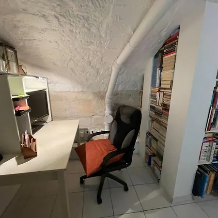 Chezadrienparis - De 90m2 En Souplex * Paryż