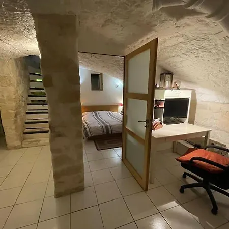 Chezadrienparis - De 90m2 En Souplex * Paryż