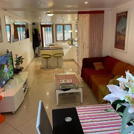 Chezadrienparis - De 90m2 En Souplex * Paryż