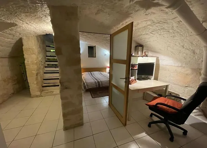 Chezadrienparis - De 90m2 En Souplex * Paris